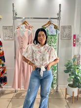Load image into Gallery viewer, White flowers eyelet top
