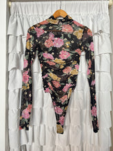 Load image into Gallery viewer, Tiny sparkle flowers bodysuit
