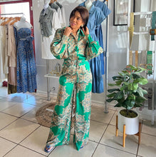 Load image into Gallery viewer, Green paisley print satin pant set
