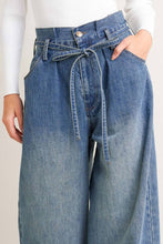 Load image into Gallery viewer, Índigo Paper Bag Waist Denim
