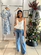Load image into Gallery viewer, Off white peplum top

