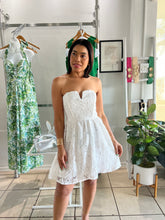 Load image into Gallery viewer, White lace strapless mini dress
