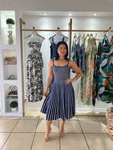 Load image into Gallery viewer, Zoe Navy/White Sweater Knit Midi Dress
