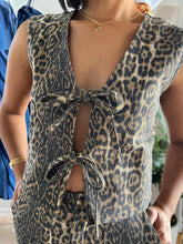 Load image into Gallery viewer, Leopard print tie front vest
