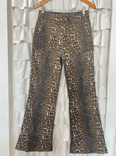 Load image into Gallery viewer, Leopard pant print flare jean
