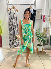 Load image into Gallery viewer, Green Fanny midi dress
