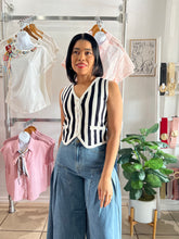 Load image into Gallery viewer, White Black Dreamed Knit Vest
