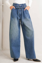 Load image into Gallery viewer, Índigo Paper Bag Waist Denim
