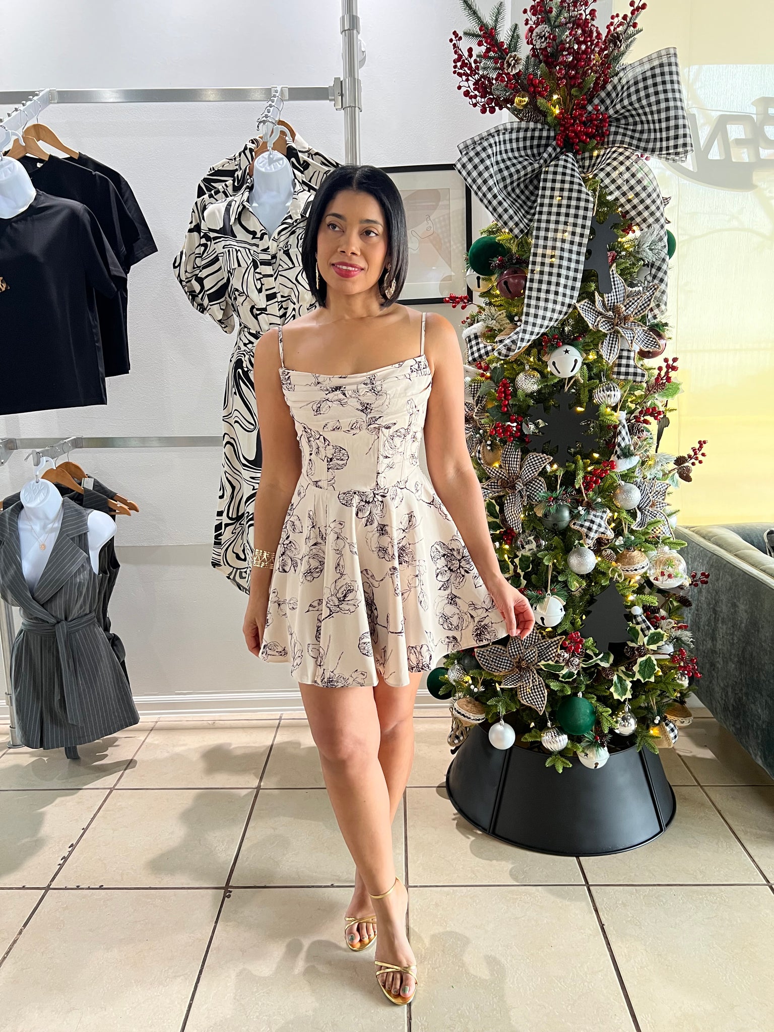 Vintage floral dress Just Fabulous Boutique Vintage floral dress Just Fabulous Boutique