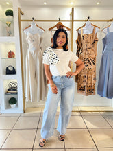 Load image into Gallery viewer, Ivory White Big Ribbon Detail T-Shirt
